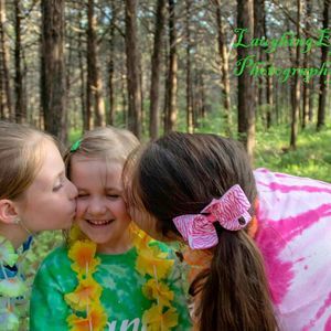 Meet your Posher, Mona